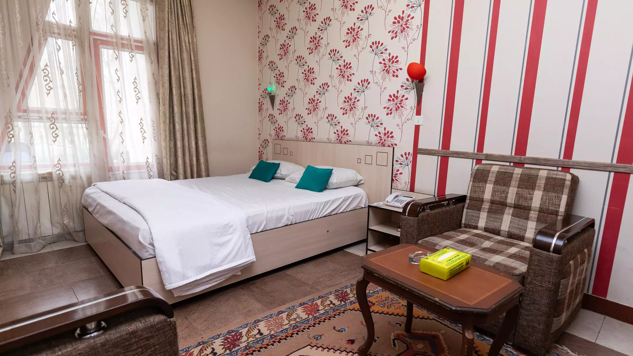 Alibaba https://cdn.alibaba.ir/ostorage/hotel-accommodation-images/674702fb7e75320ec907f0ca_هتل ارشاد - اتاق دوتخته دبل (1).webp